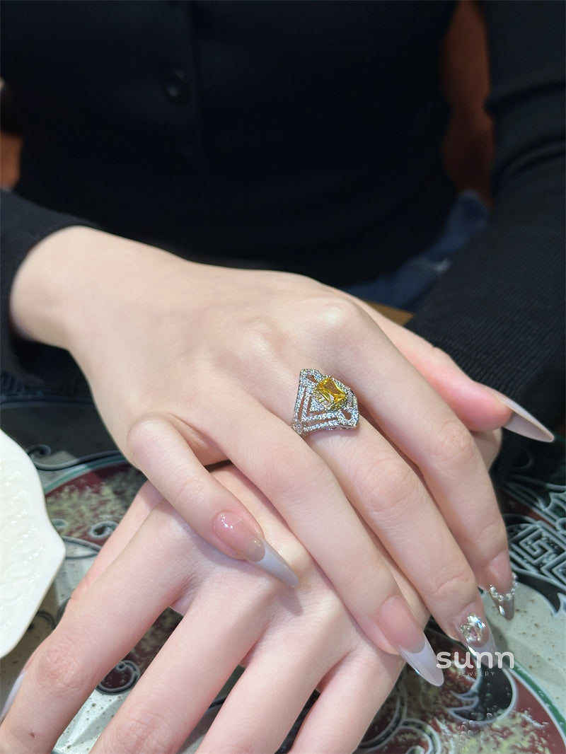 Falynn Radiant Rhombus Ring [Q3N6LA25]