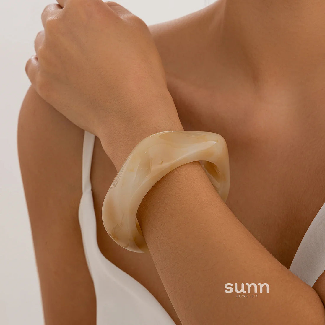Fannie Sculptural Acrylic Cuff