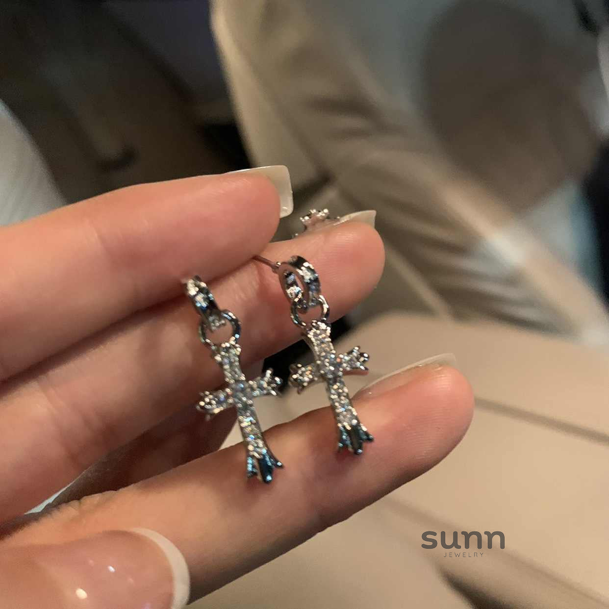 Fannie Sparkling Cross Earrings [341MKYKX]