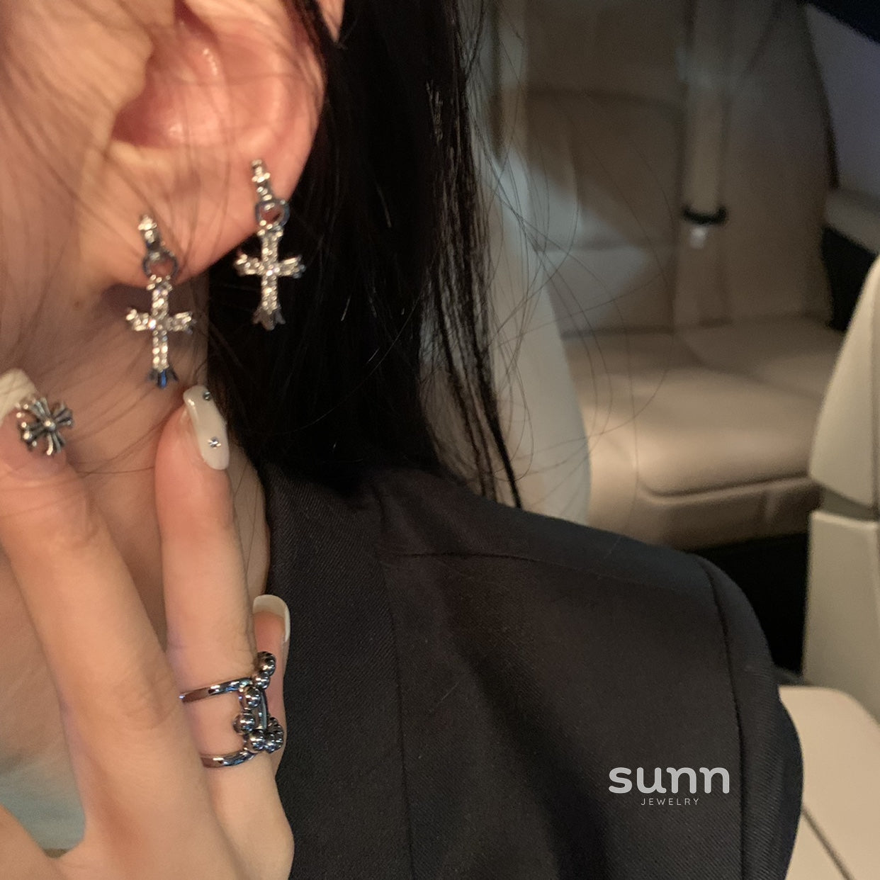 Fannie Sparkling Cross Earrings [RAXM5HQW]