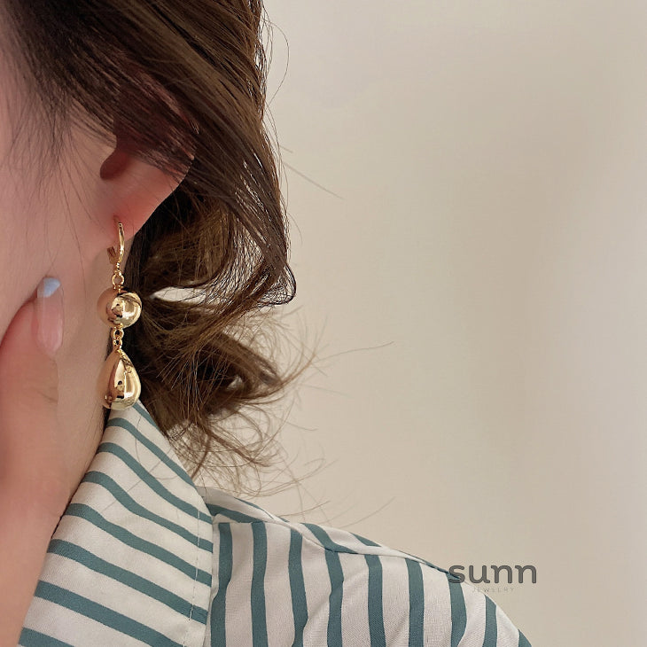 Farida Geometric Drop Earrings [GT9W7440]