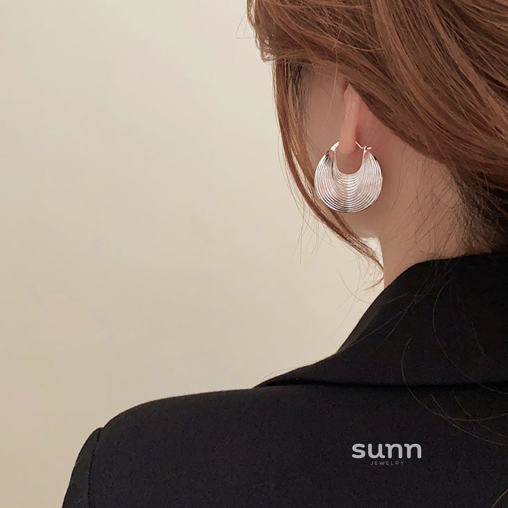 Farida Sculptural Metal Earrings [Z0LG2DN0]
