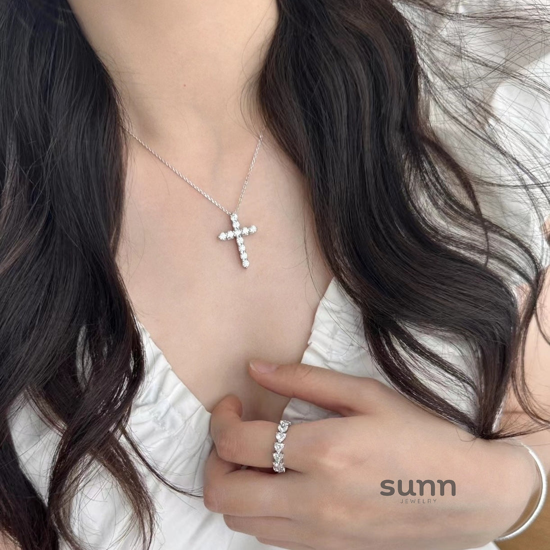 Faustina Dainty Cross Necklace [FF94RJCJ]