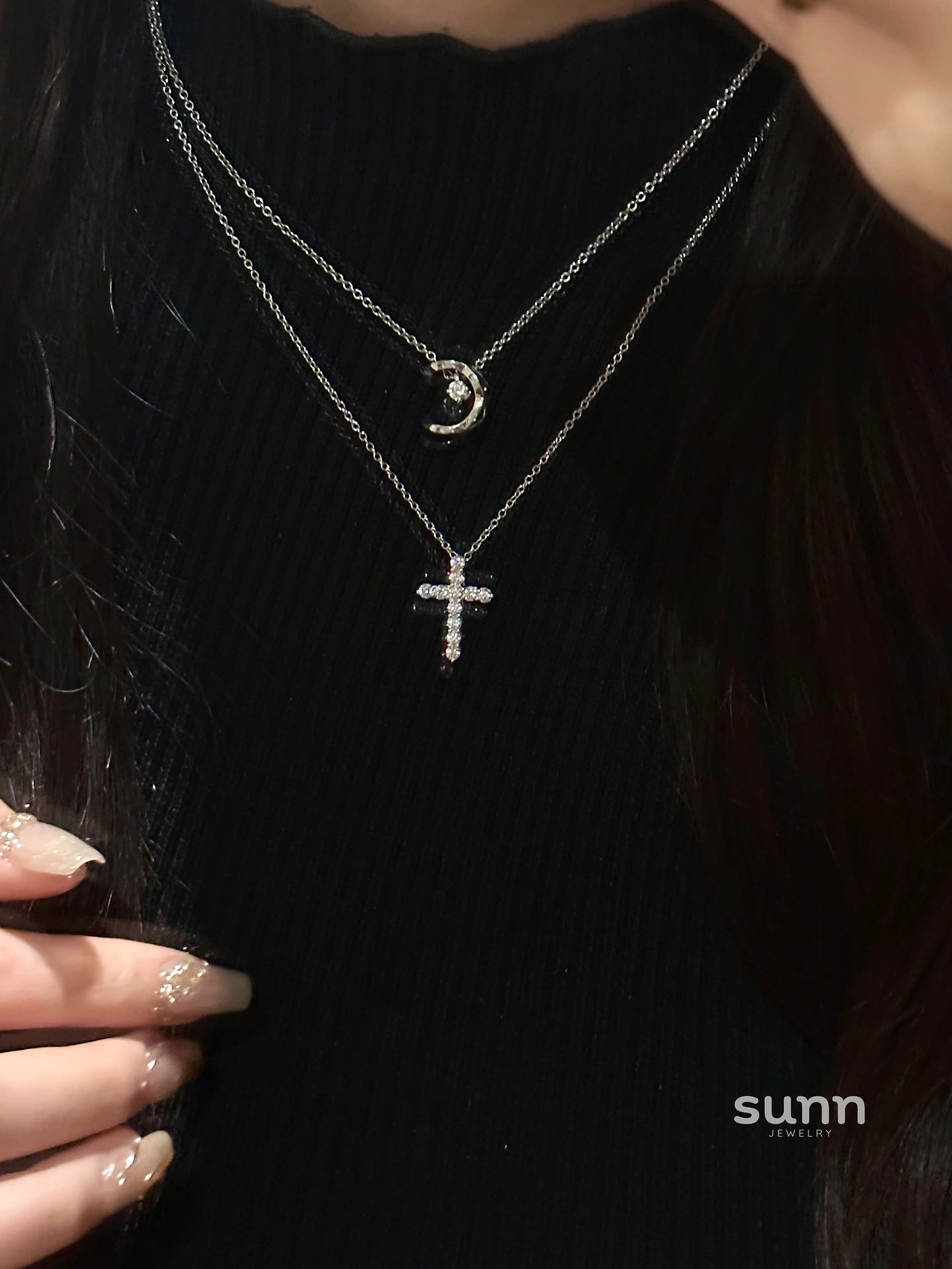 Faustina Dainty Cross Necklace [24UNJ7DC]