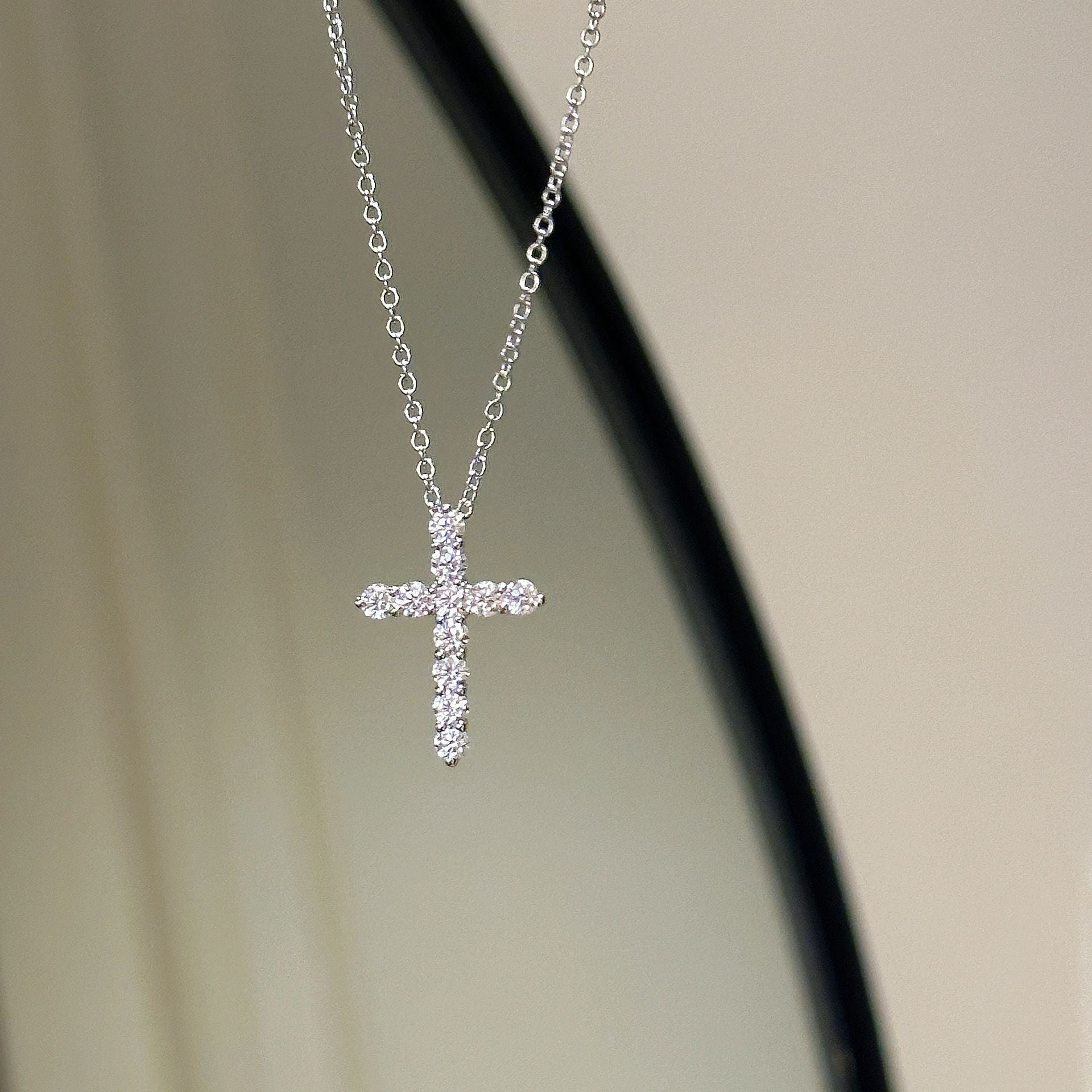 Faustina Dainty Cross Necklace [FF94RJCJ]