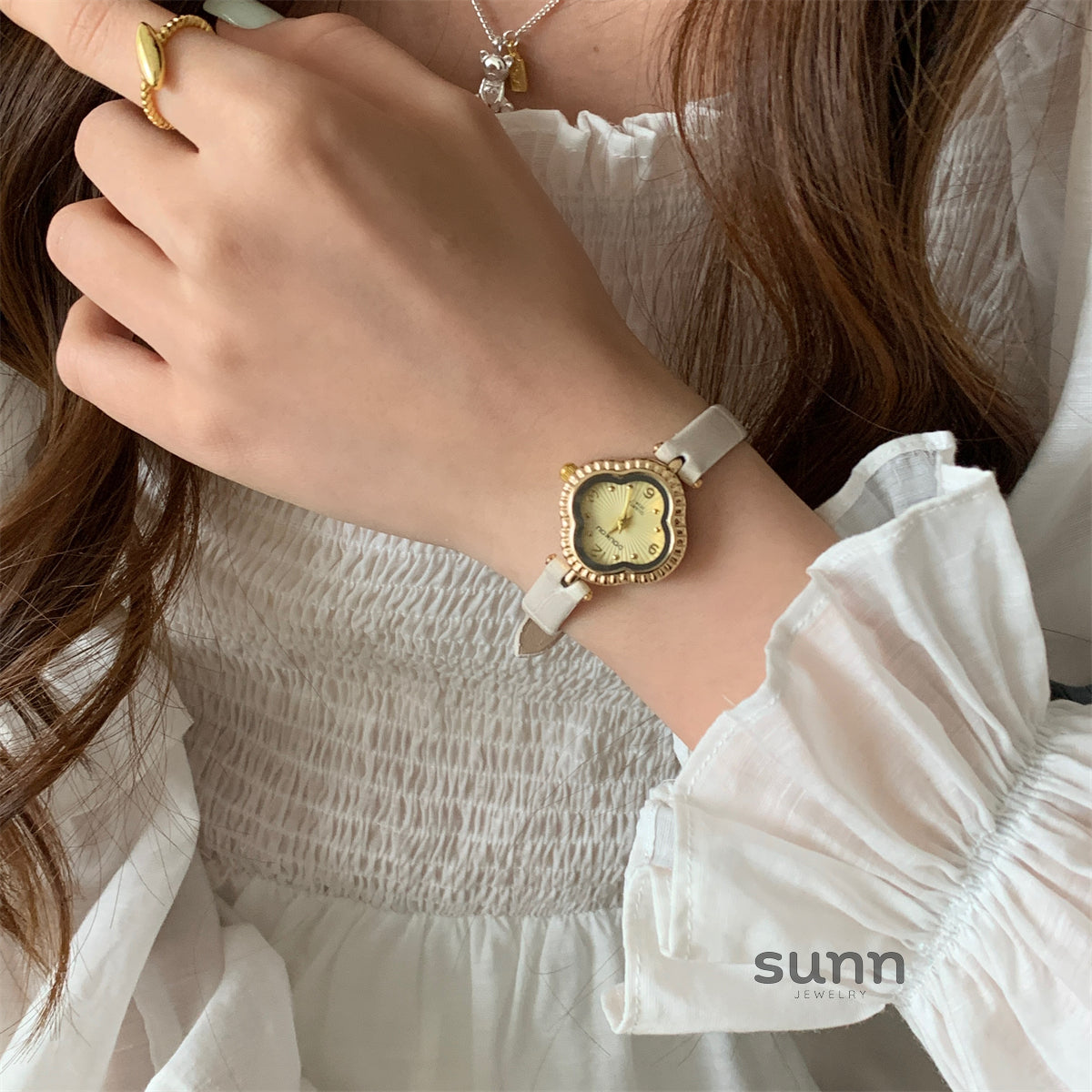 Faye Four-Leaf Clover Watch [G6X9O39P]
