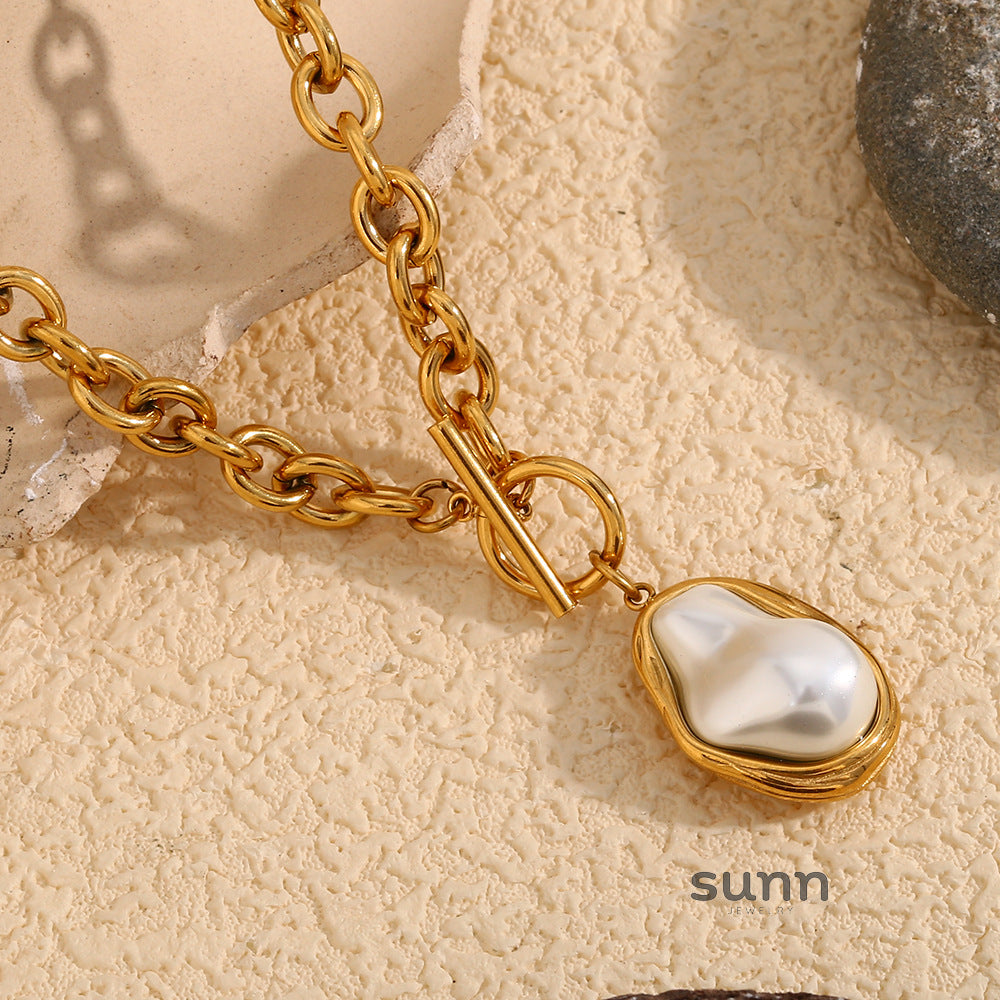 Finlee Pearl Toggle Necklace [IIPGV9HR]