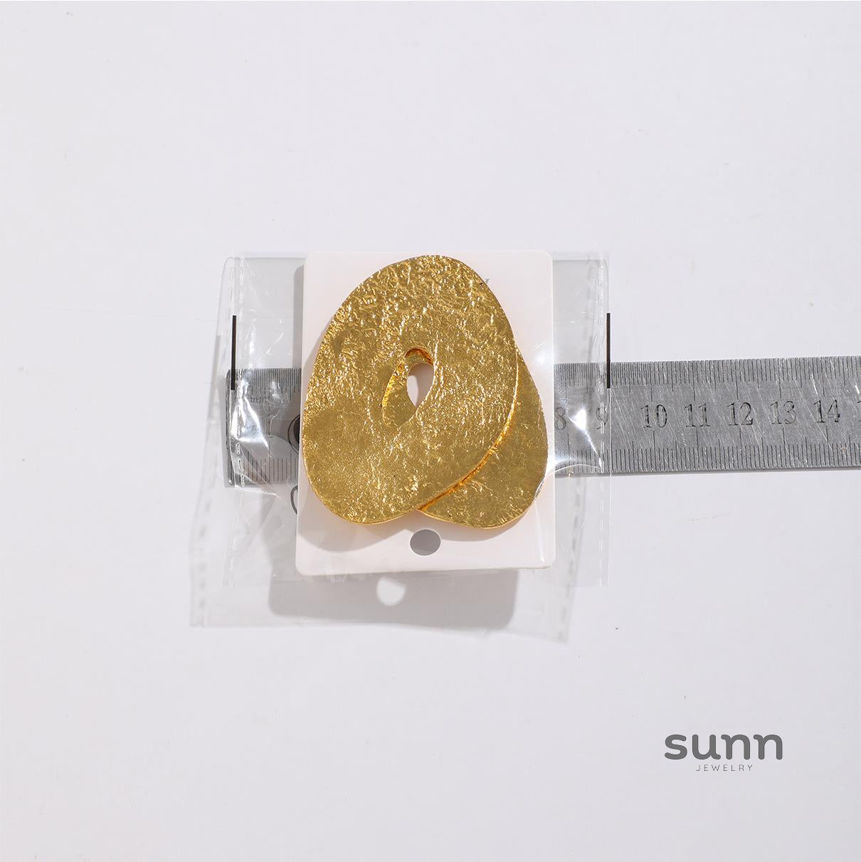 Fraidy Asymmetric Textured Earrings [IK5ENVQJ]