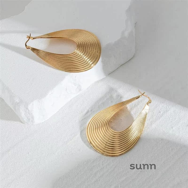 Fraidy Asymmetric Textured Earrings [K59WKLCH]