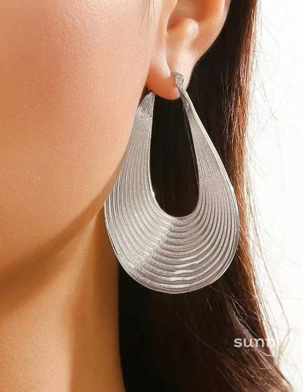 Fraidy Asymmetric Textured Earrings [6IN6KOTJ]