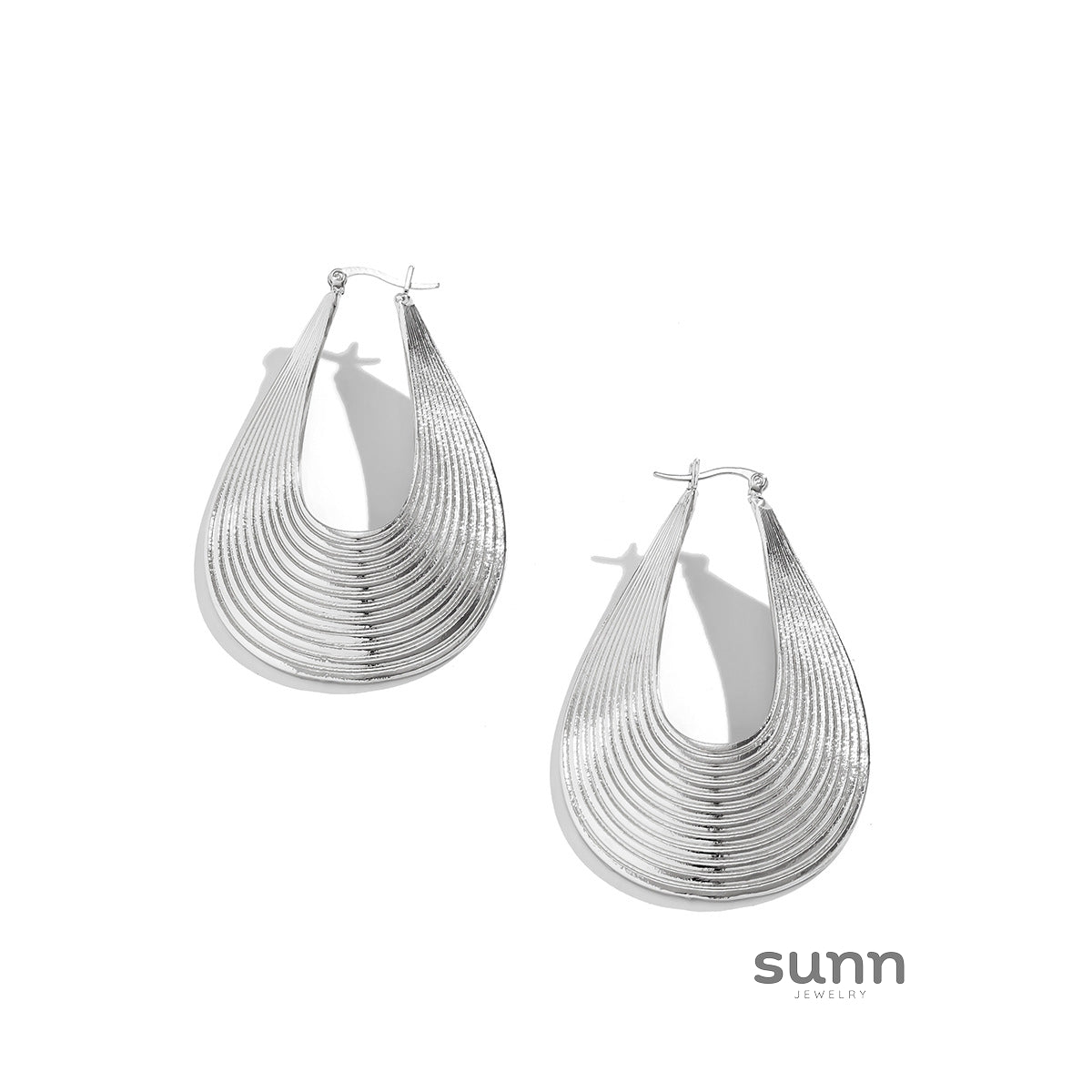 Fraidy Asymmetric Textured Earrings [7TD1ZHTV]