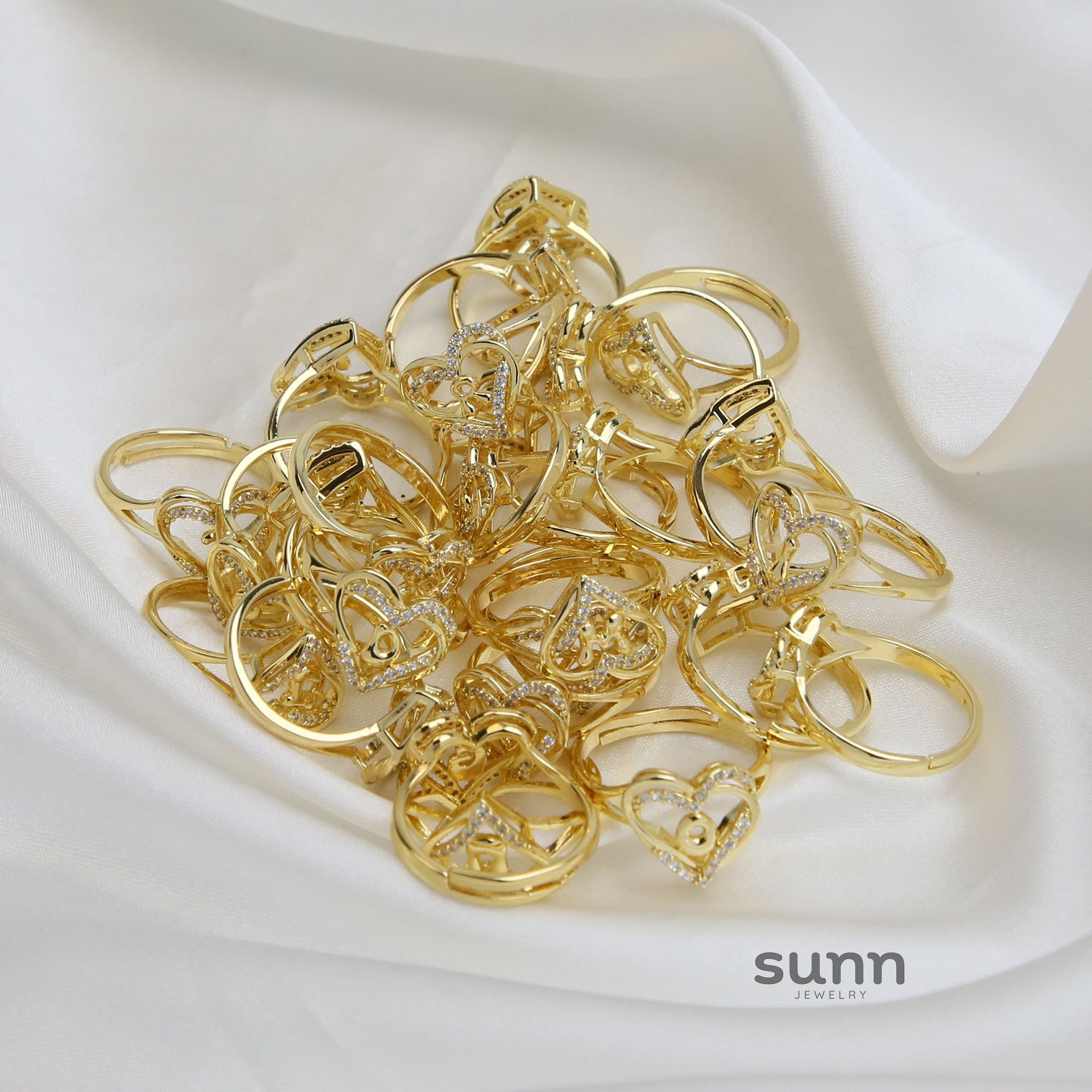 Fraidy Gold Heart Initial Ring [EQWCULX2]