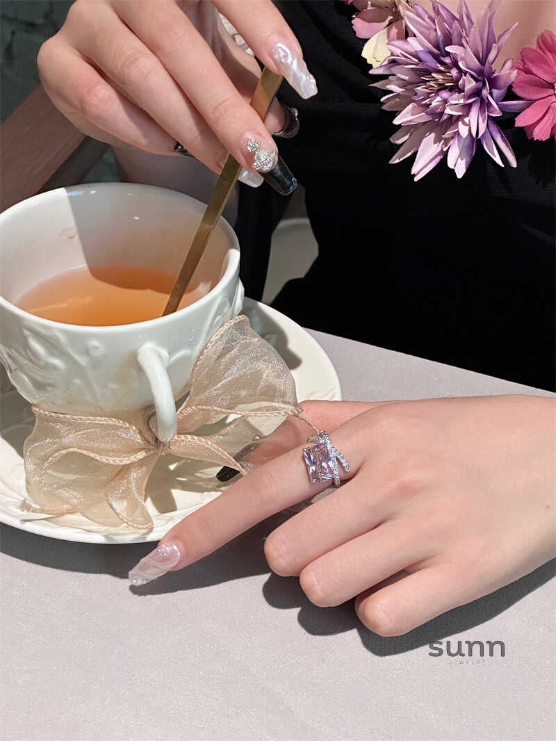 Frances Zircon Cherry Blossom Ring [JUAGM4S8]
