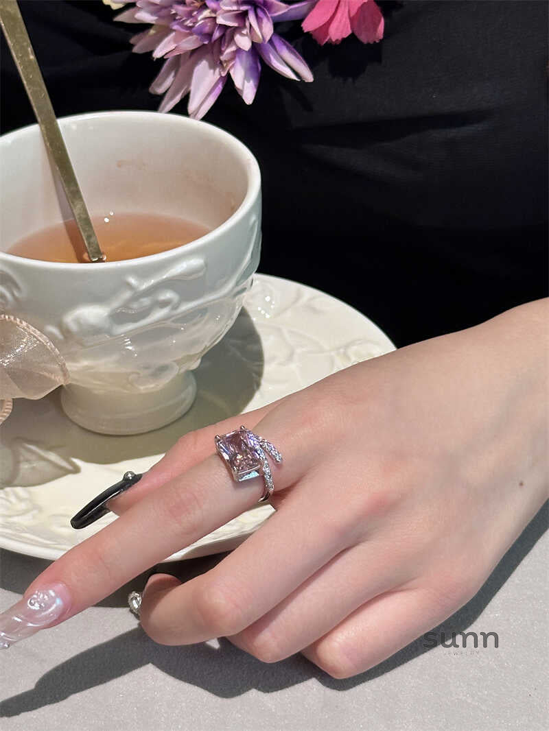 Frances Zircon Cherry Blossom Ring [ZCALXNGK]