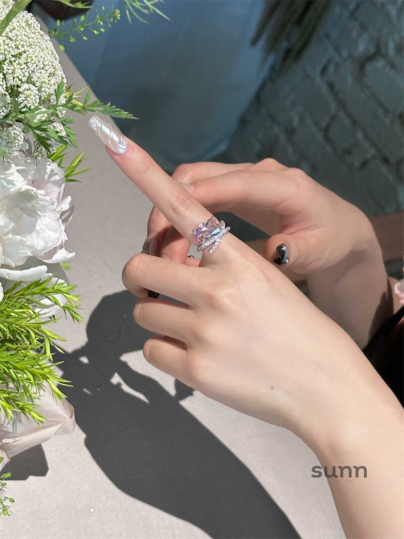 Frances Zircon Cherry Blossom Ring [YAFZVQEB]