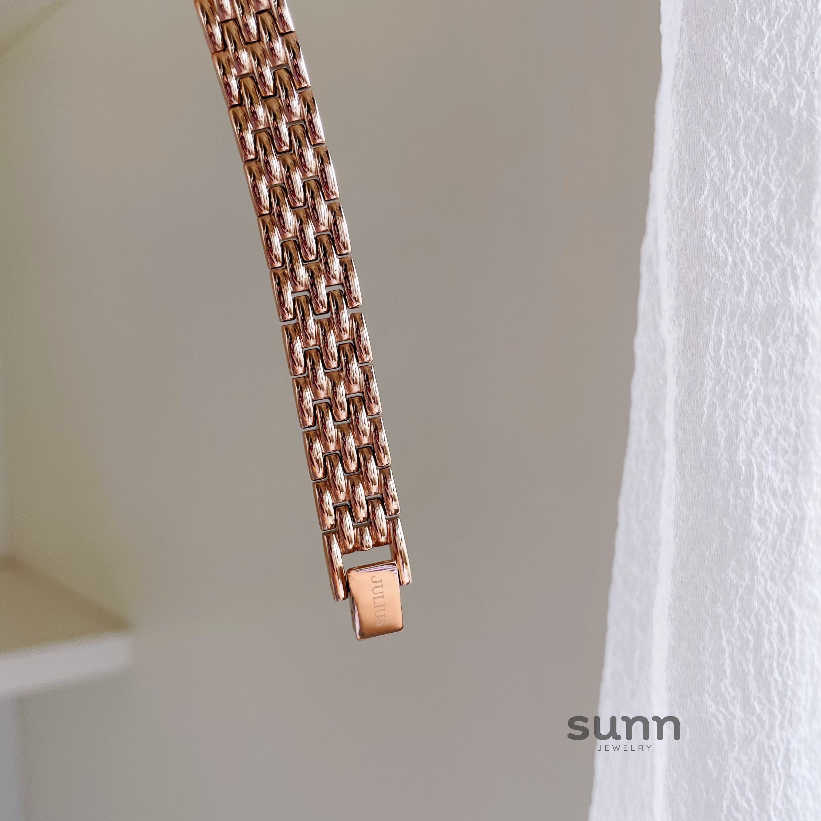 Franchesca Serpent Steel Bracelet Watch [NJZTK2L0]