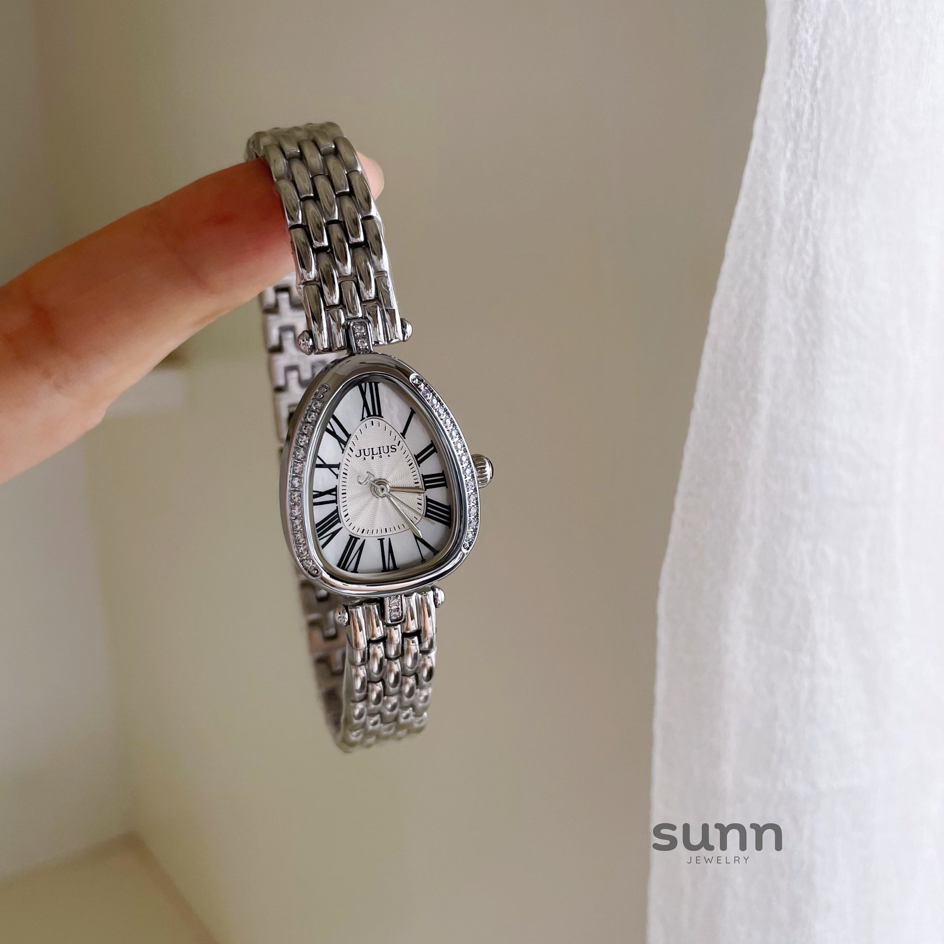 Franchesca Serpent Steel Bracelet Watch [JW7TEDG3]