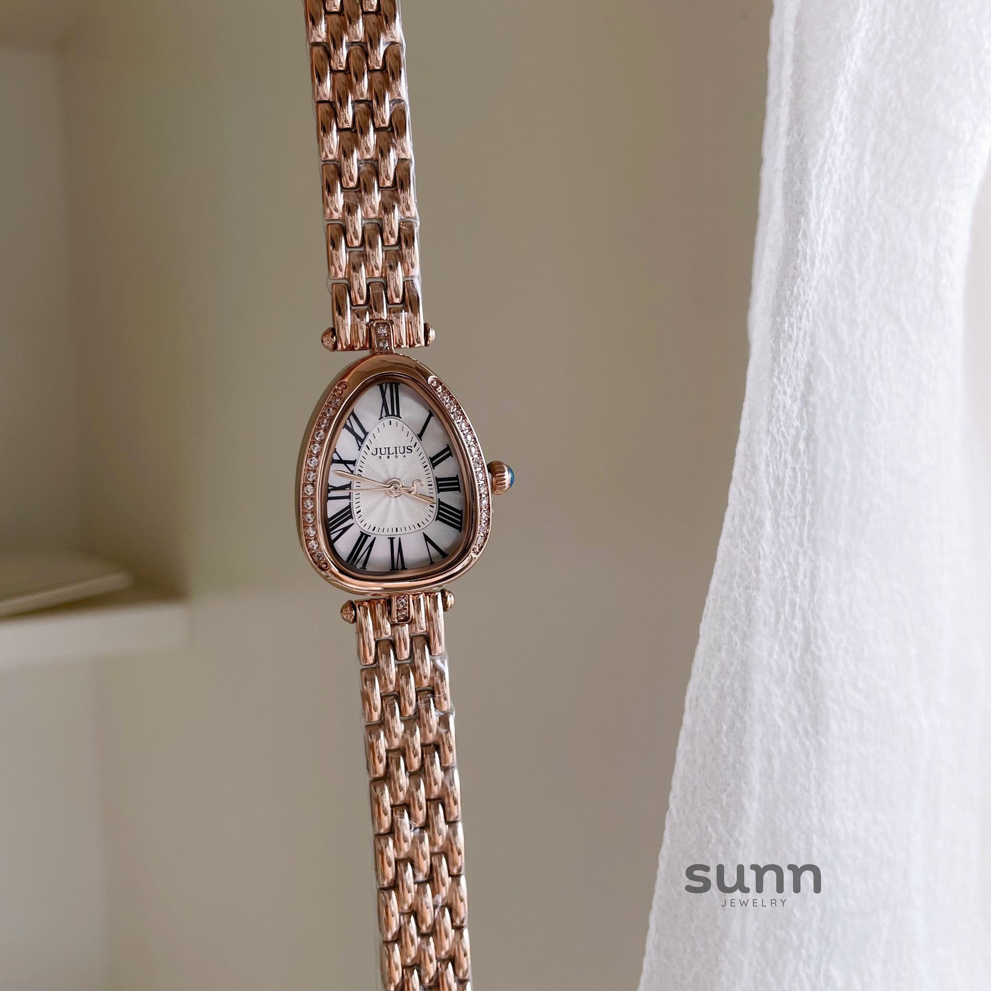 Franchesca Serpent Steel Bracelet Watch [WR8M21QS]