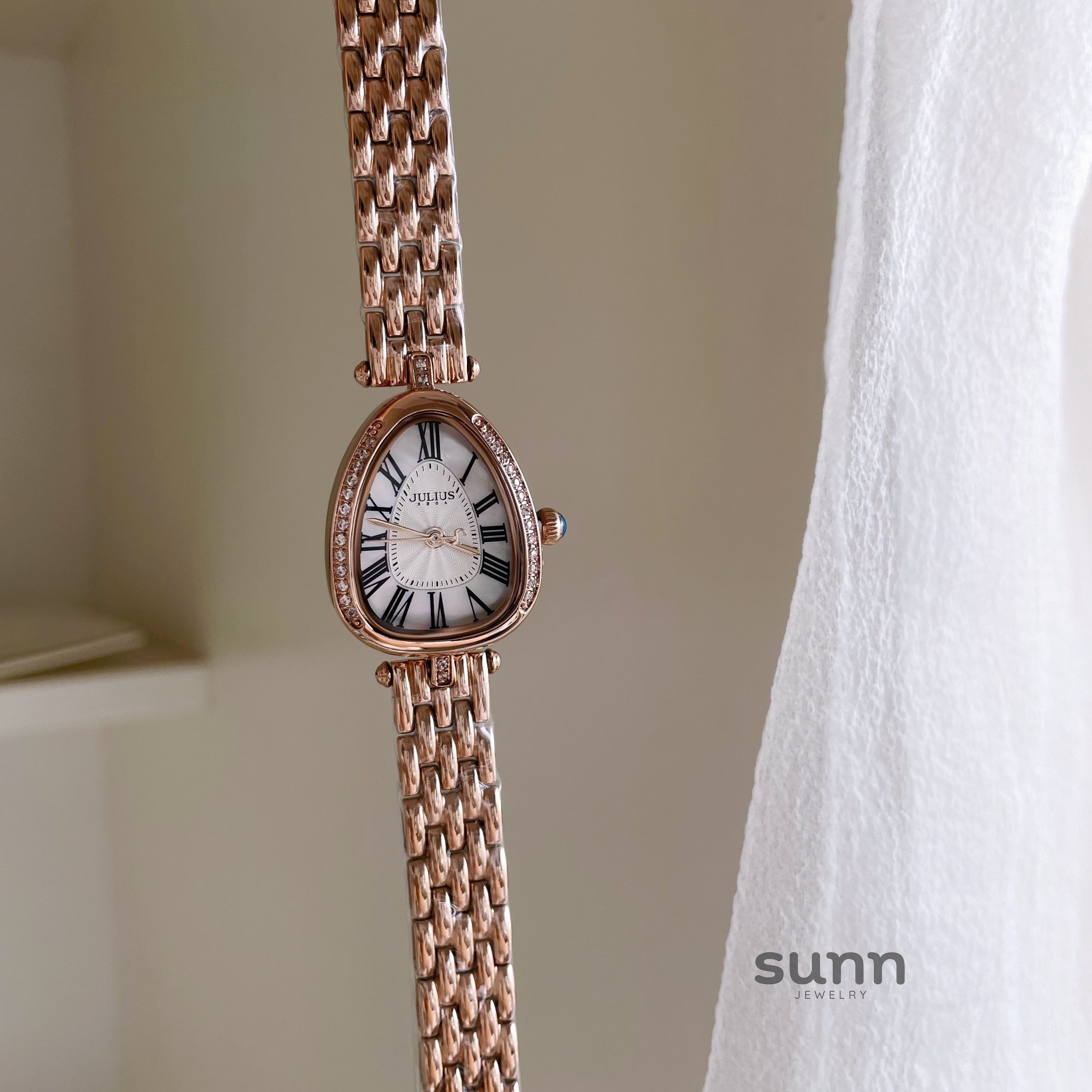 Franchesca Serpent Steel Bracelet Watch [WR8M21QS]