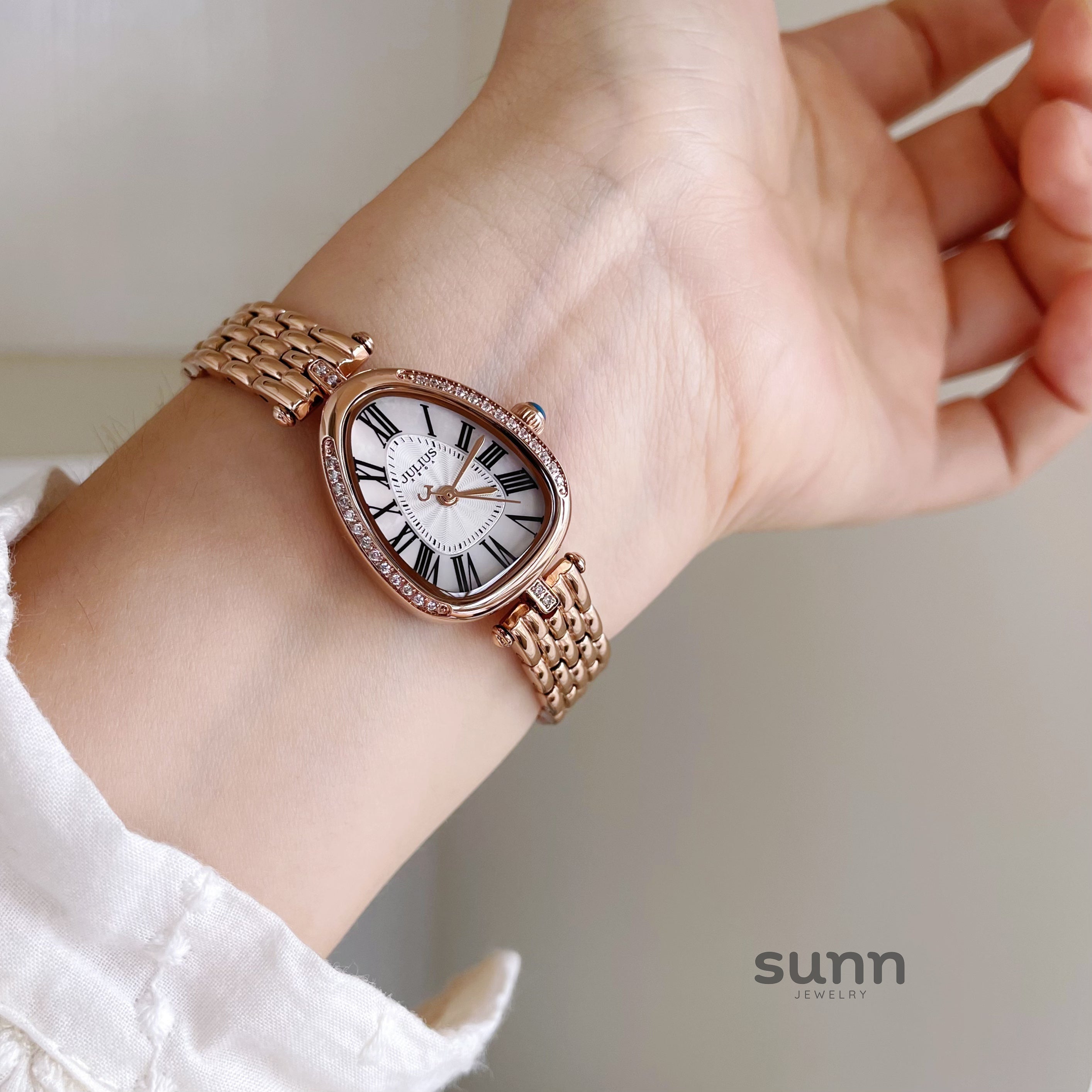 Franchesca Serpent Steel Bracelet Watch [DSUP02ED]