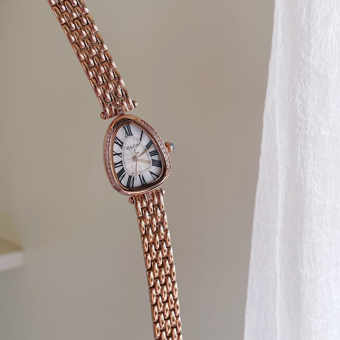 Franchesca Serpent Steel Bracelet Watch [Y0MZYMOX]