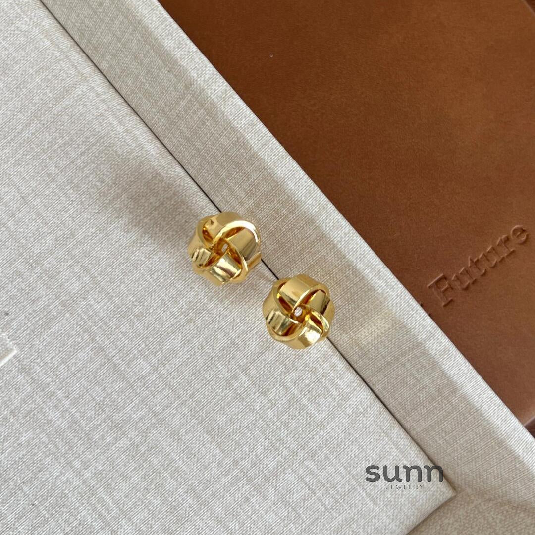 Francis Twisted Stud Earrings