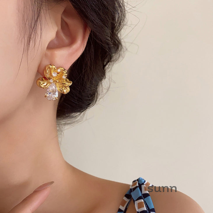 Franki Floral Crystal Earrings [YJ3IJRJC]