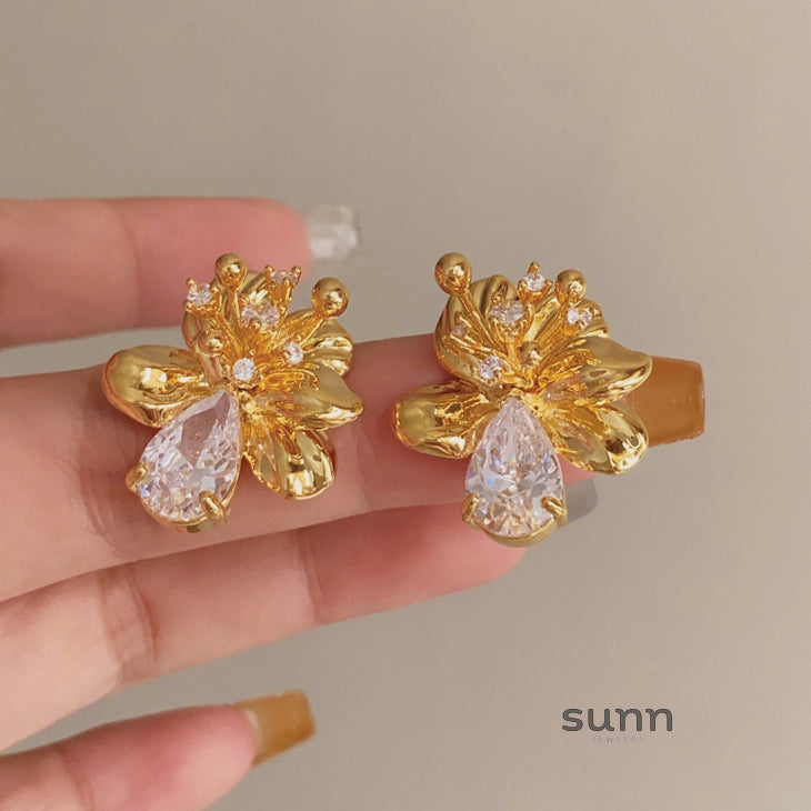 Franki Floral Crystal Earrings [ZXT79KOU]