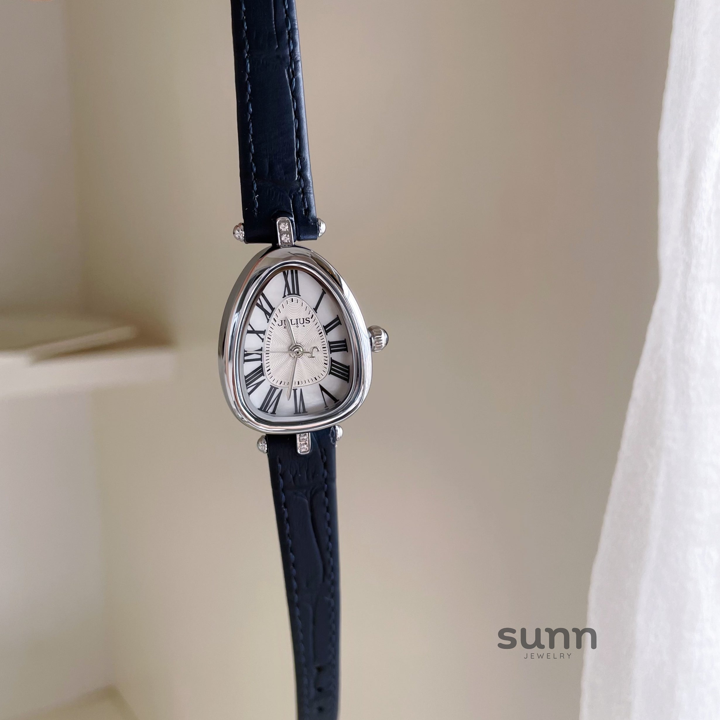 Franki Serpent Charm Watch [EADSCKF0]