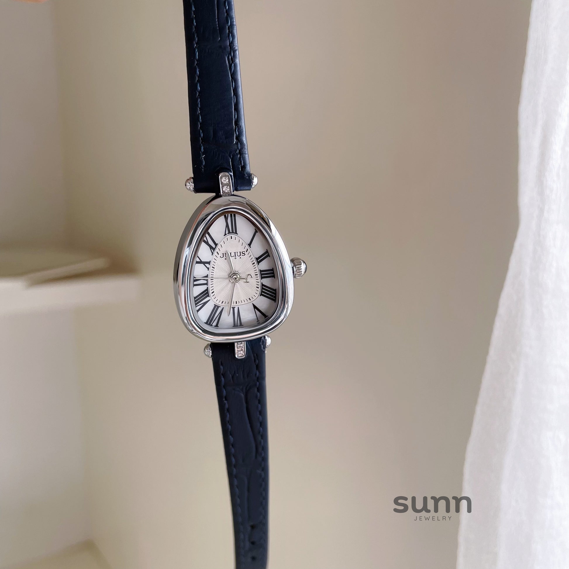 Franki Serpent Charm Watch [75DMPRQ2]