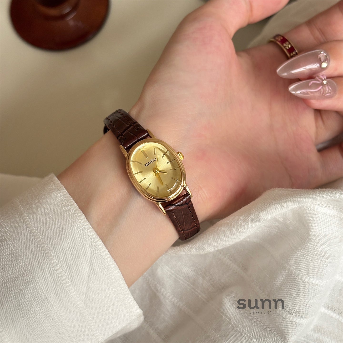 Freyja Vintage Oval Watch [3WEAD4JJ]