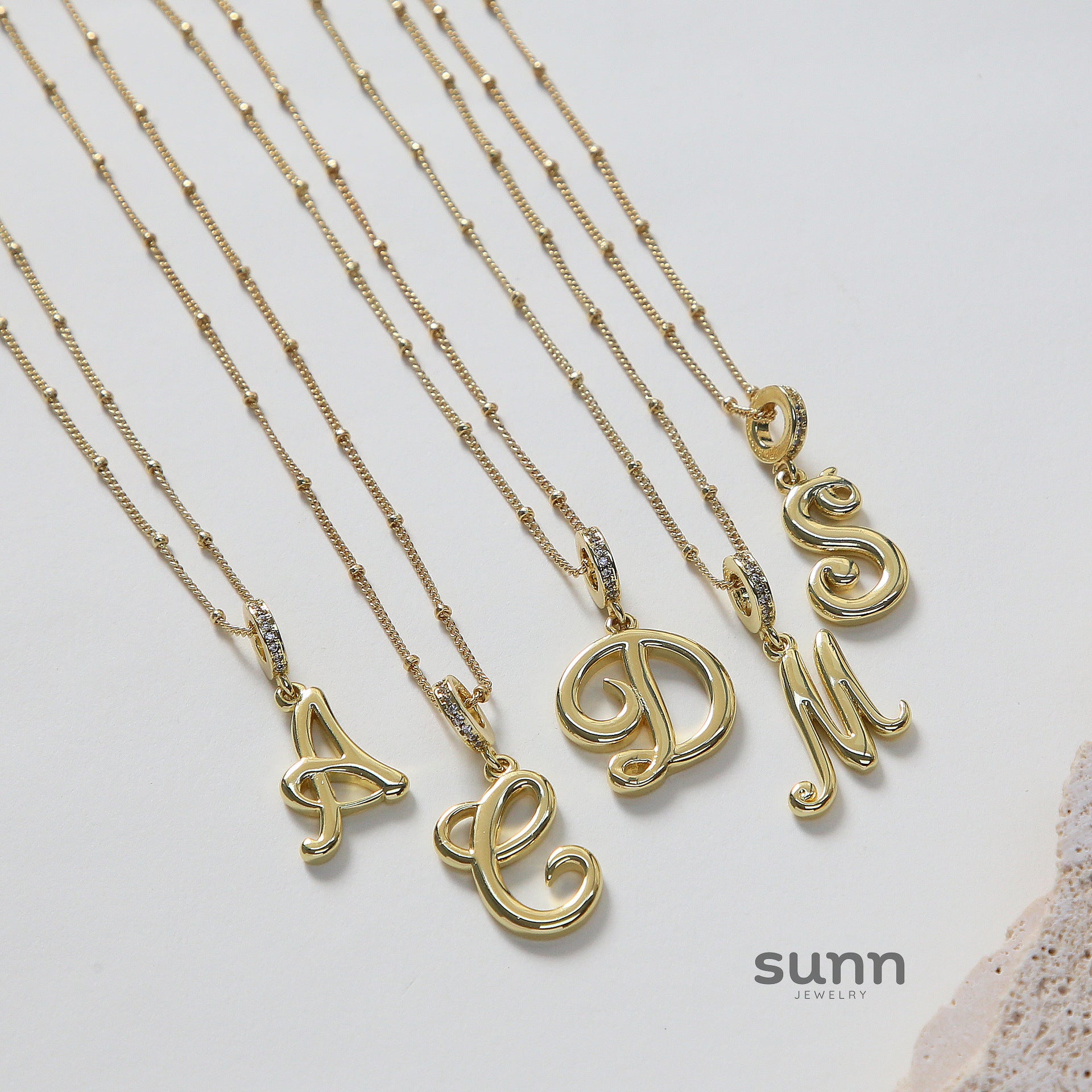 Frida Gold Cursive Initial Necklace [5HAX73VN]