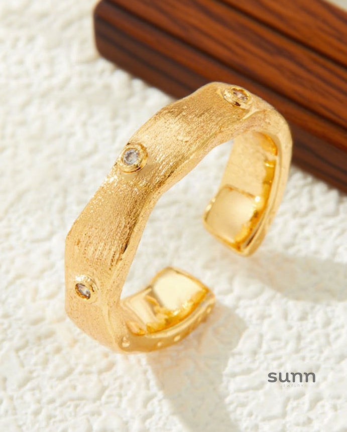 Fynlee Irregular Brushed Gold Ring [DVWFEY9M]