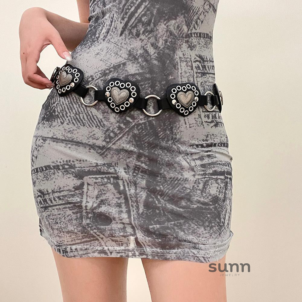 Gabriela Heart Cutout Rivet Belt [5CUGJWPY]