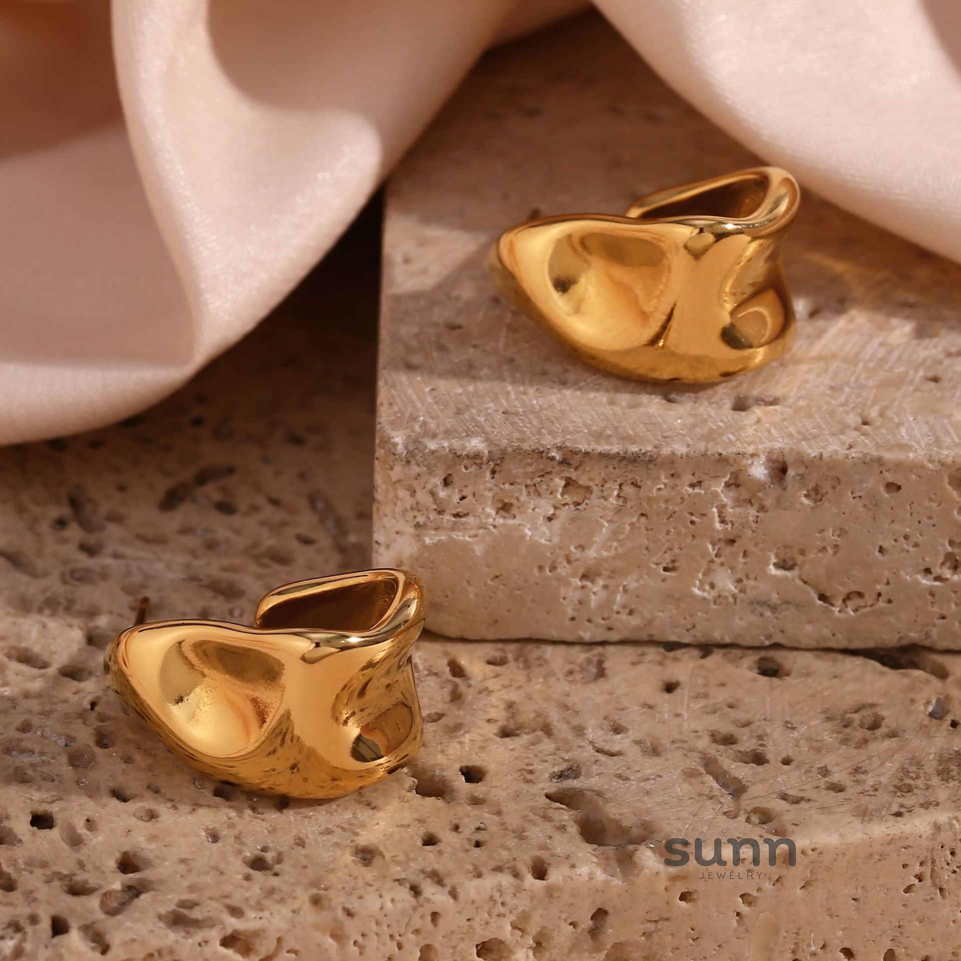 Galileah Asymmetric Foil Drop Earrings [DD84FSUR]