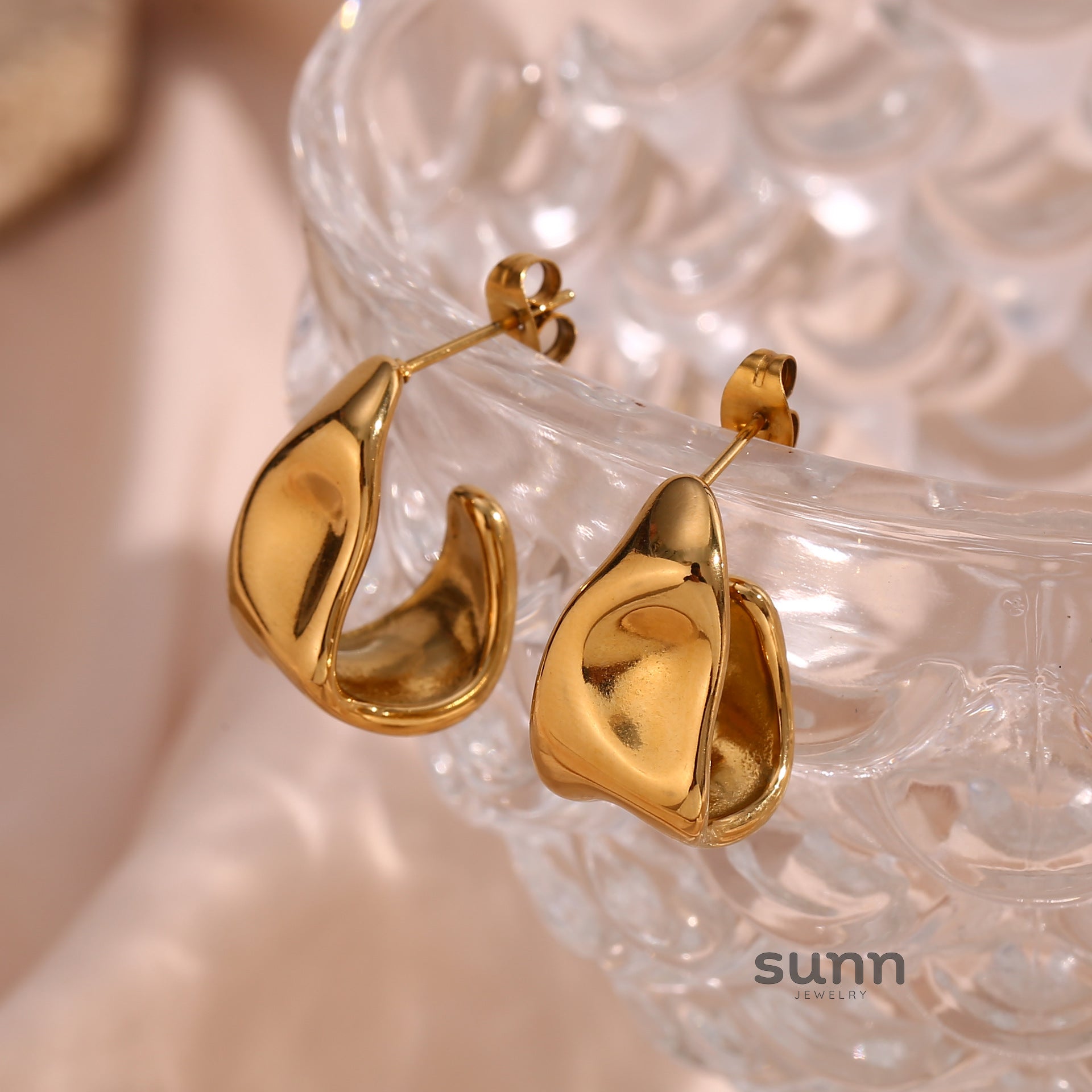 Galileah Asymmetric Foil Drop Earrings [NUZFJBN2]