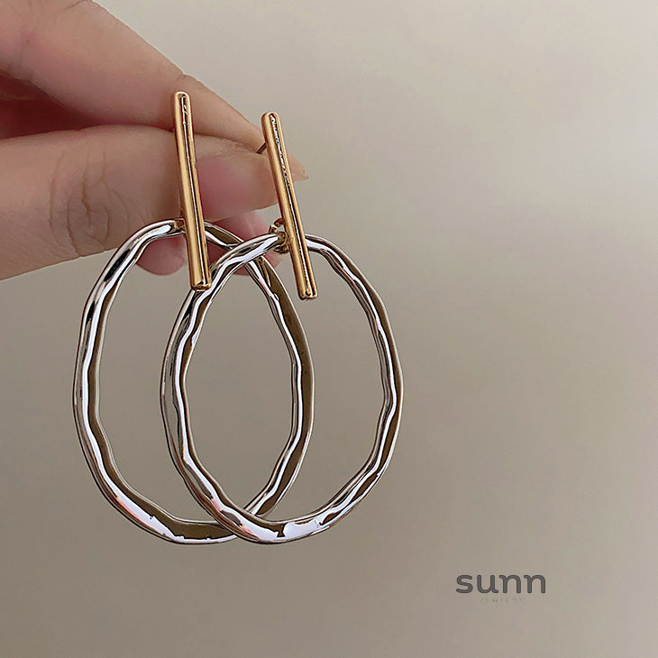 Galileah Two-Tone Oval Earrings [L0AERA89]