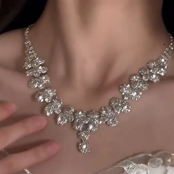 Gema Sparkling Fringe Necklace Set