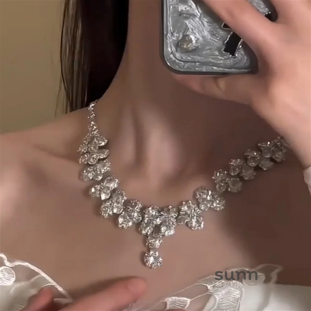 Gema Sparkling Fringe Necklace Set