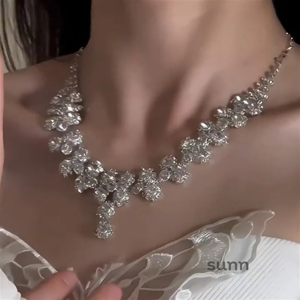 Gema Sparkling Fringe Necklace Set