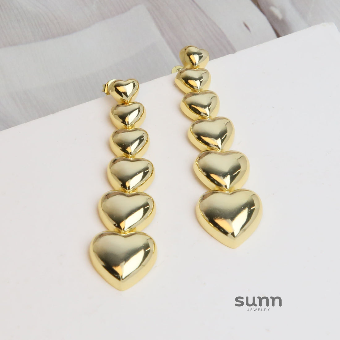 Gemma Gold Heart Drop Earrings [98TMBE3U]