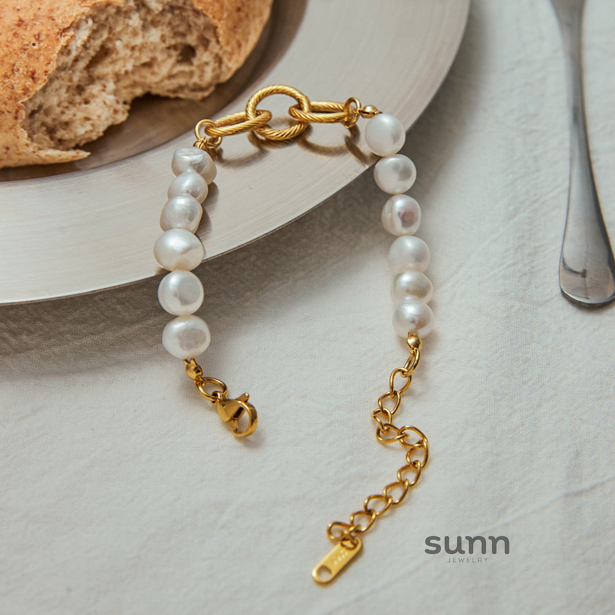 Genessis Pearl Cross Bracelet [ZPGR91XT]