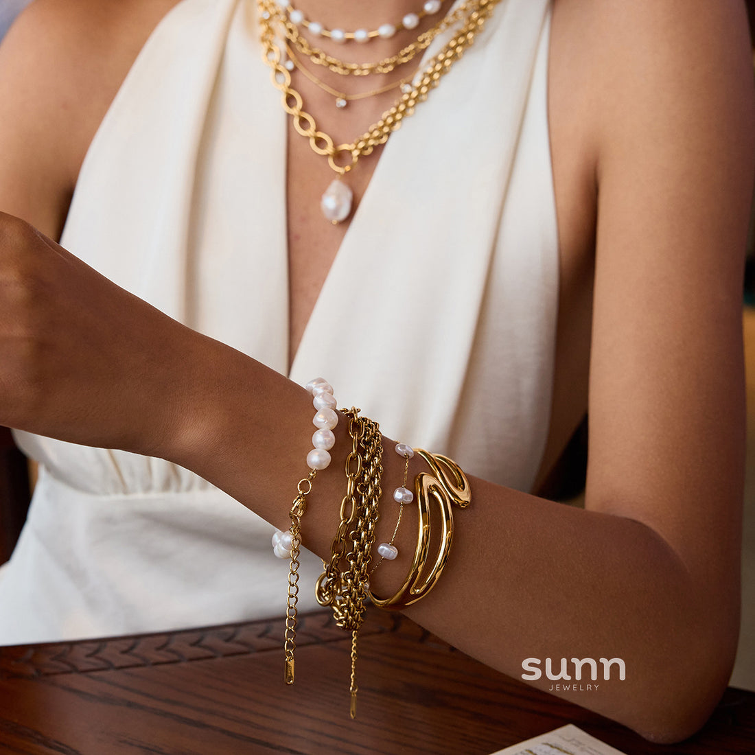 Genessis Pearl Cross Bracelet [EJAZ28SA]
