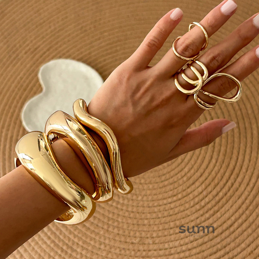 Genevieve Sculptural Metal Jewelry [RLWJ9SJL]
