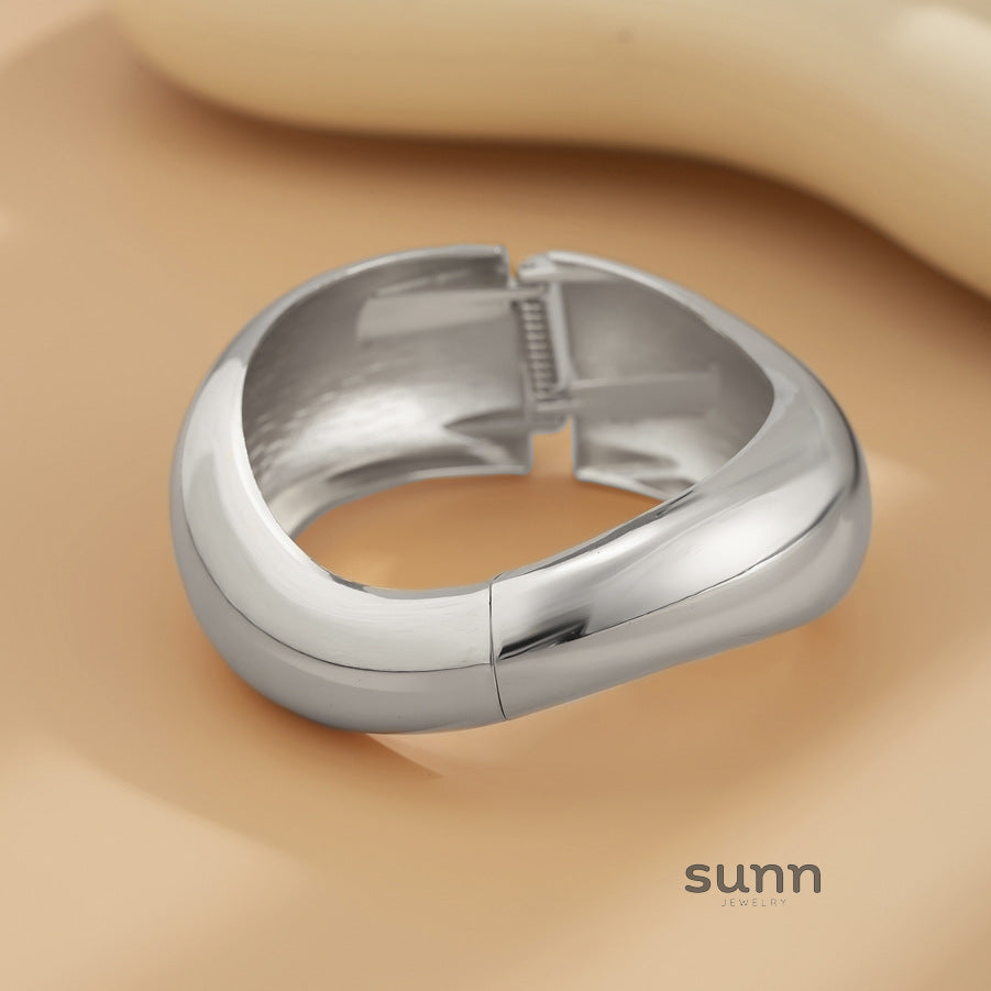 Genevieve Sculptural Metal Jewelry [SP8757M8]