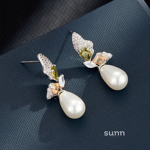 Gentry Crystal Butterfly Studs [Y8BJG4PA]
