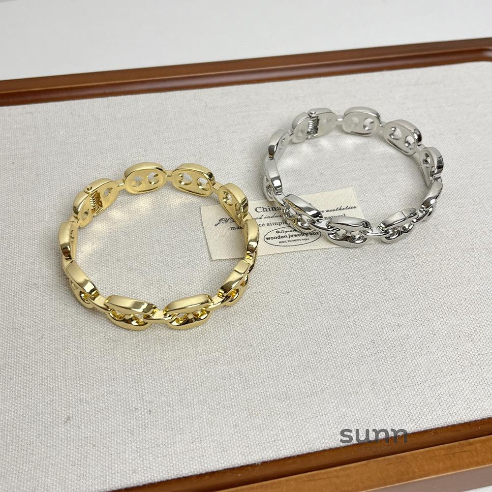 Georgianna Geometric Cuff Bracelet [O8LP8K2P]