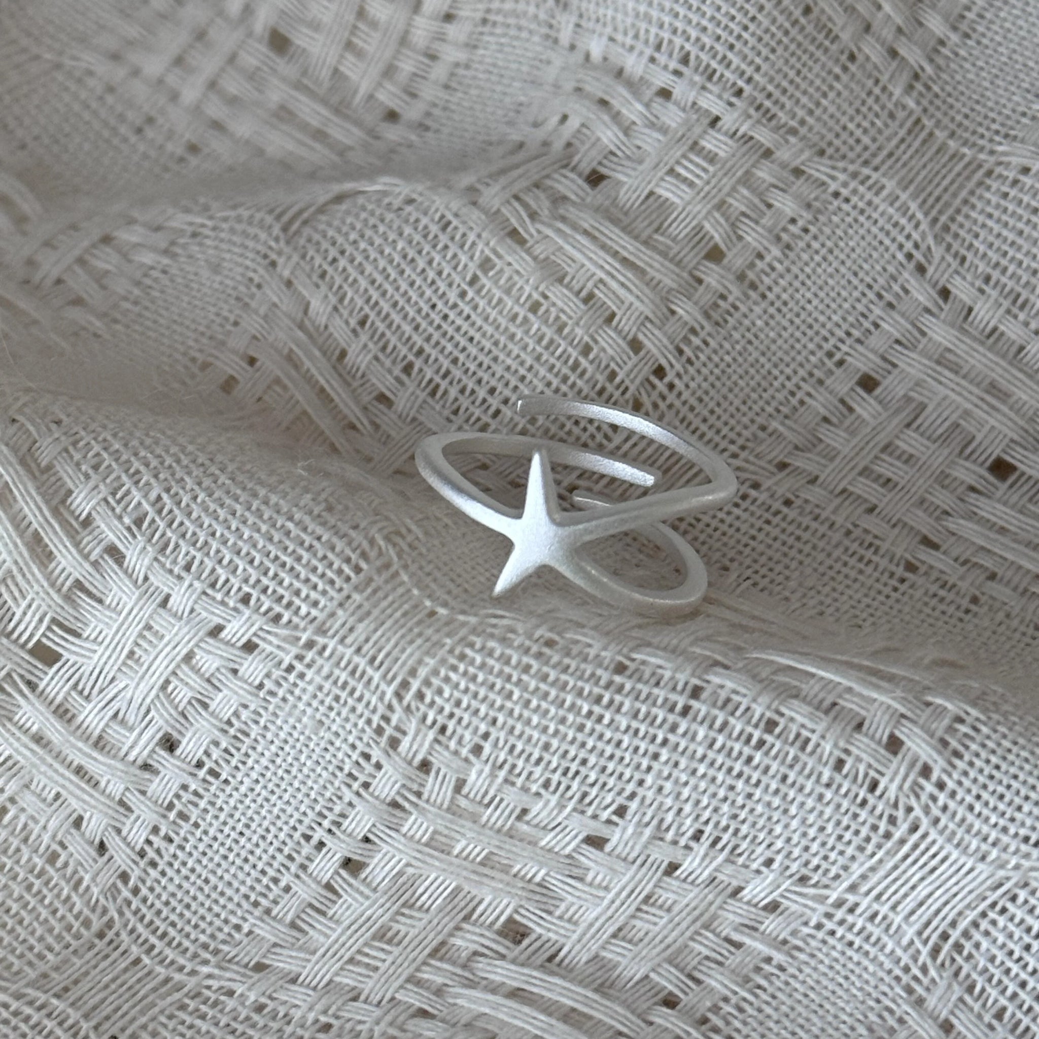 Geraldine Matte Starfish Ring