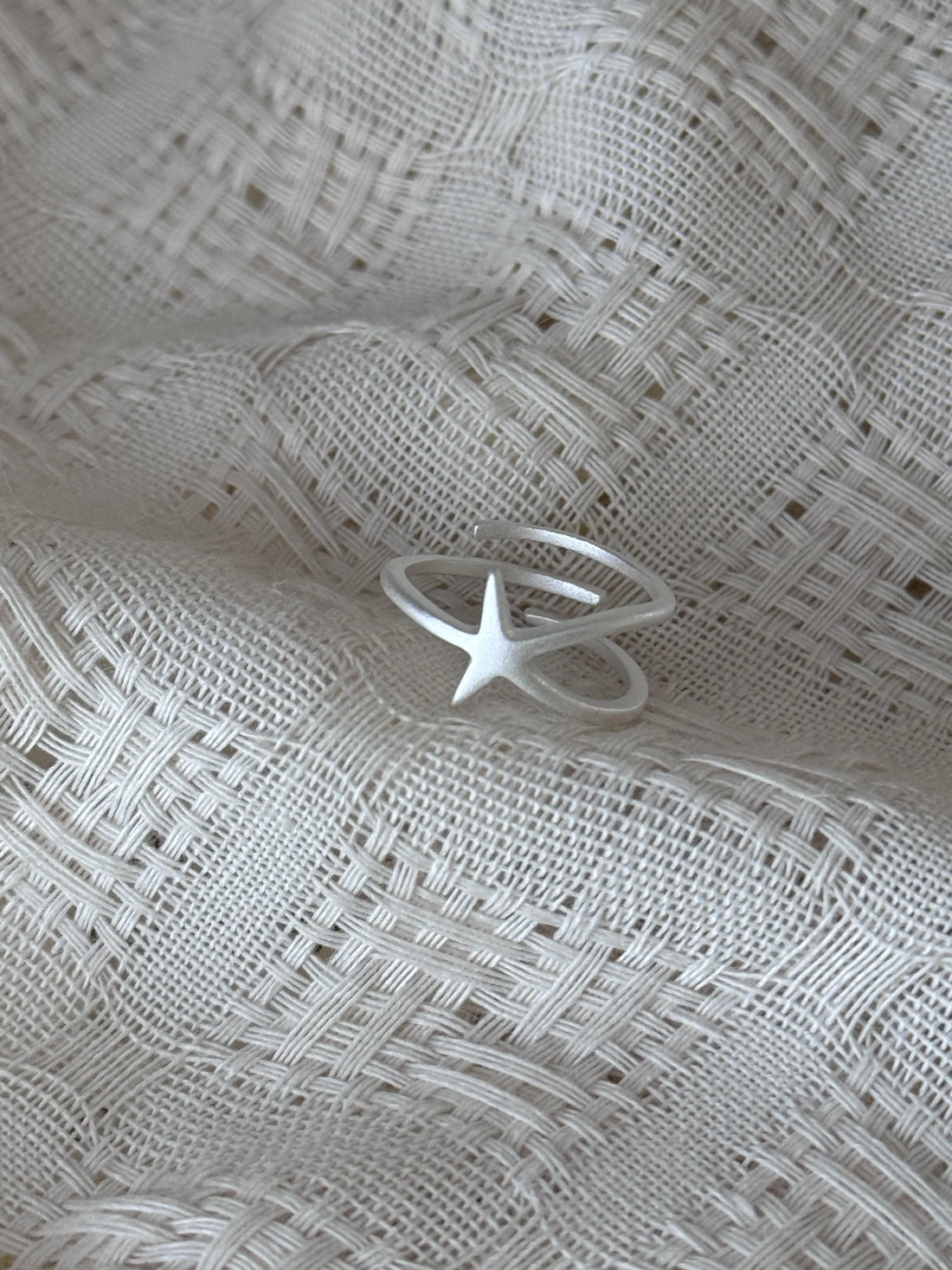 Geraldine Matte Starfish Ring