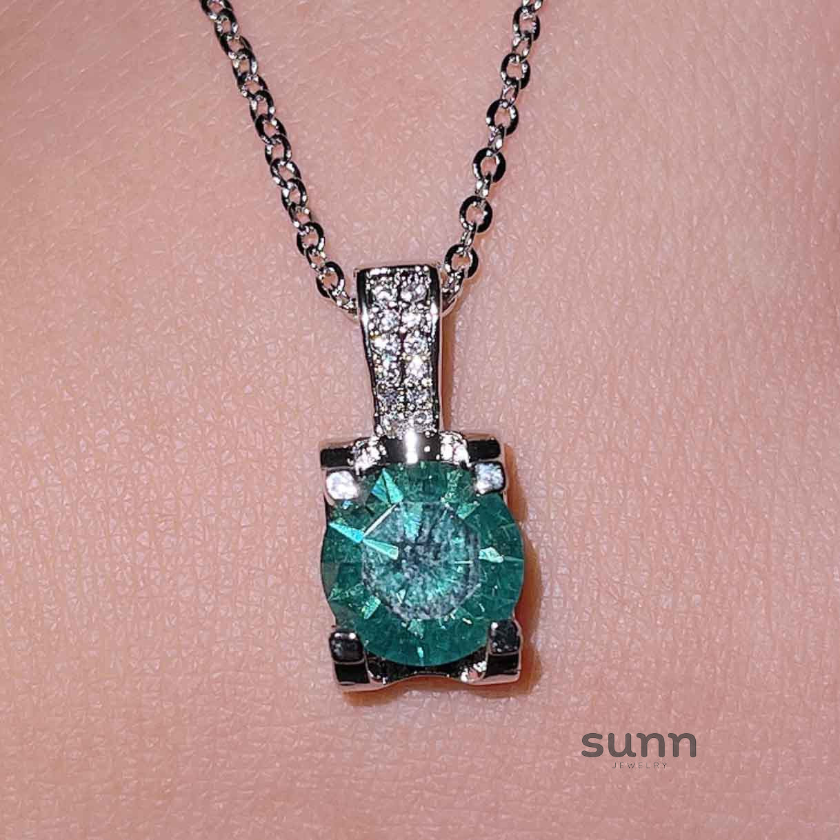 Gertrude Simulated Diamond Heart Necklace [9GR1HJLQ]